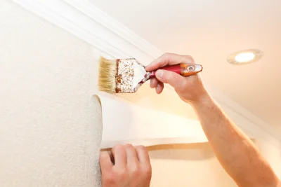 Pose de papier peint à Senan — revêtements muraux et toiles de verre